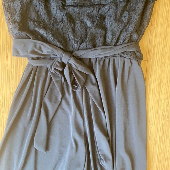 Off-shoulder lace jumpsuit - Picture 4 of 5